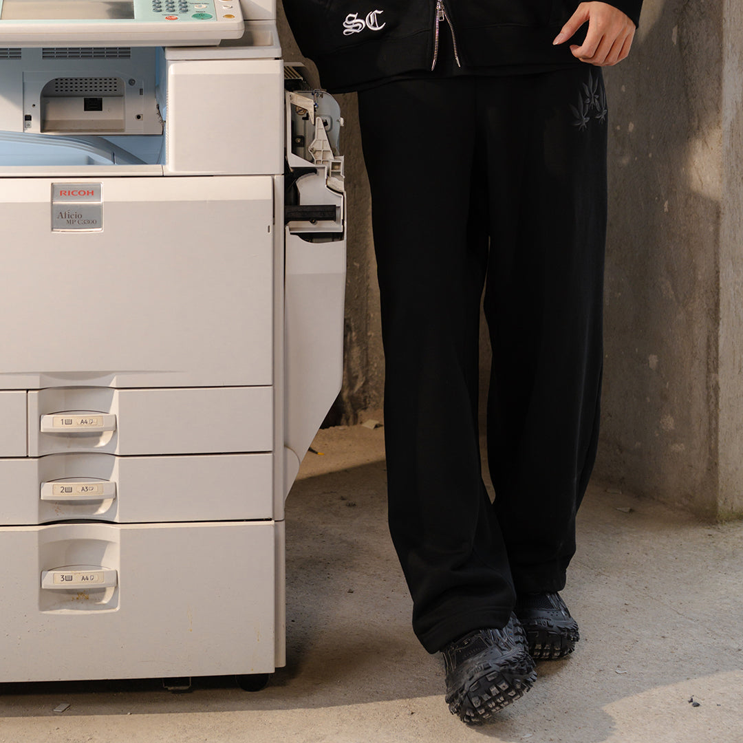 WBB25 : Triplet Maple Sweatpants Black