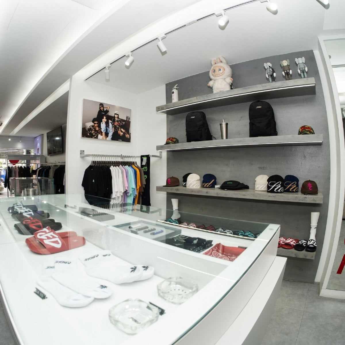 STONED & CO. SS15 SUBANG JAYA — Photo 1